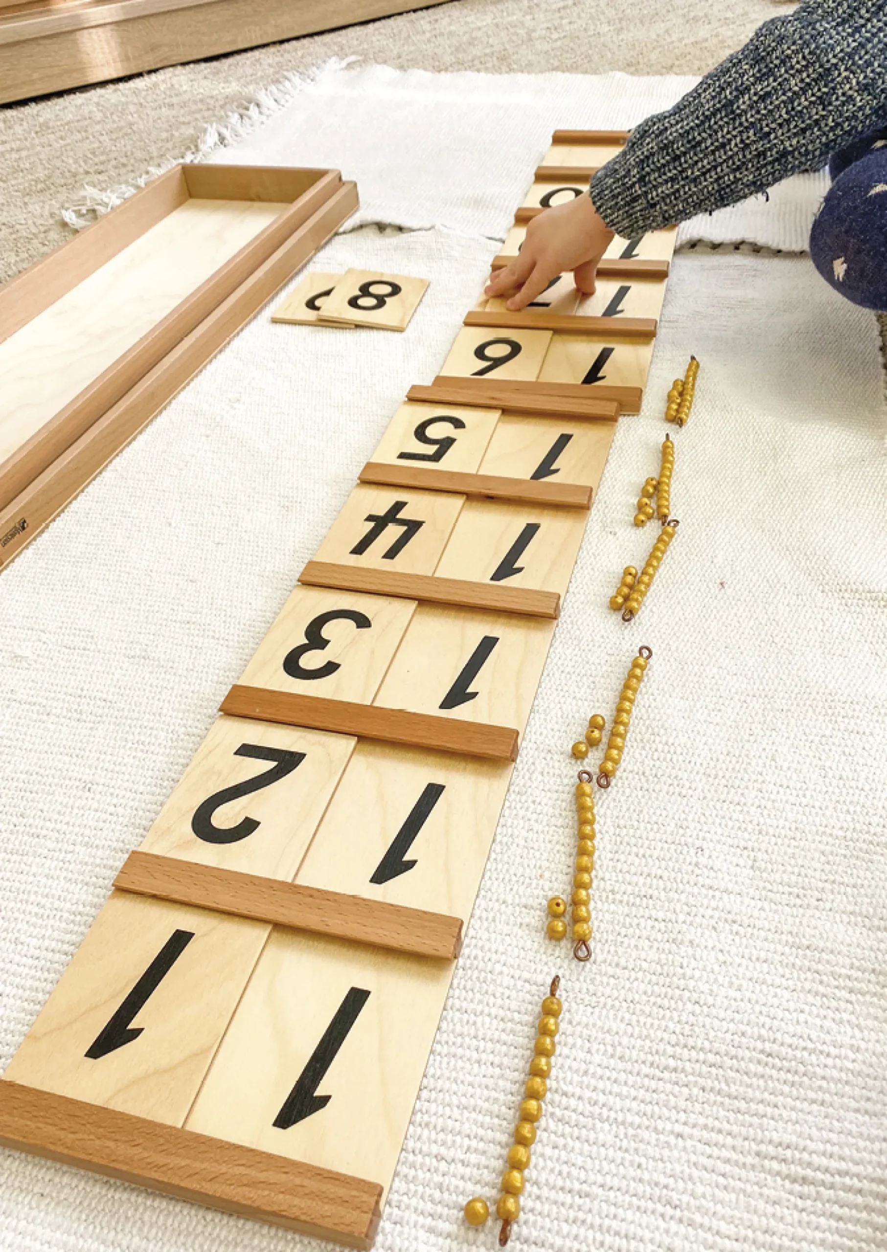 TimeTEX Kasten mit farbiger Perlentreppe und Zehnerstangen, lose Perlen "Montessori Premium"